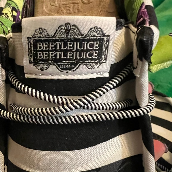 Limited edition Hey Dudes BEETLEJUICE new in original packaging with tags - Picture 4 of 5